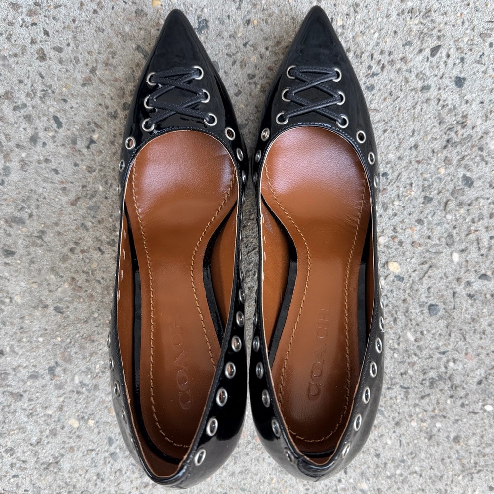 NWOT COACH Varick Patent Leather Pump Black Grommet Lace 8.5